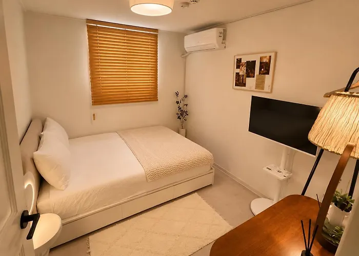 New Luxury Hideout !! Jamsil, Kspo Dome, Lotte World, Free Netflix *